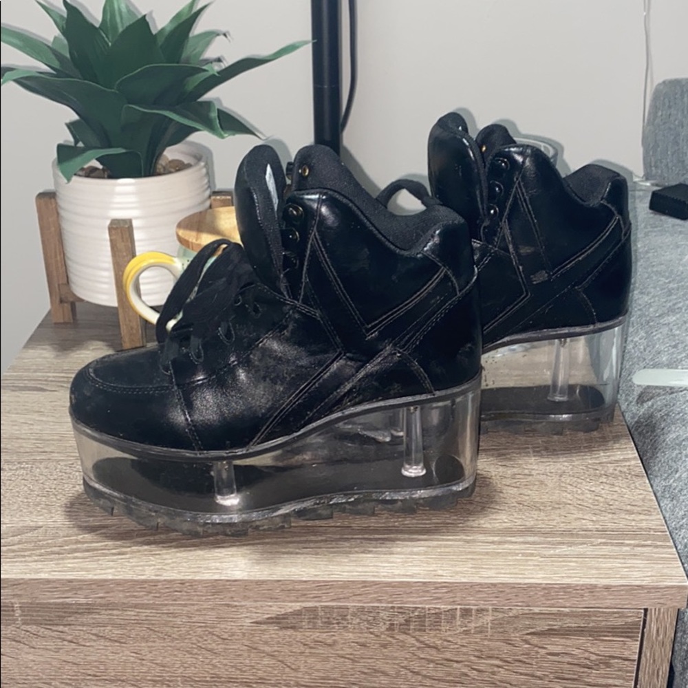 Qloud platform shoes size 6 barely worn